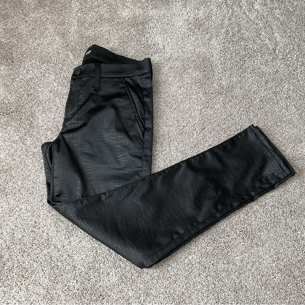 Hudson Jeans Jamie Slim Chino Black Croc Pattern 30” x 27.5”